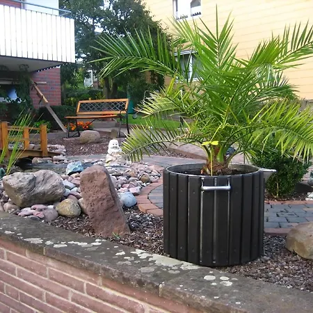 Grosse In Mit Garten Und Grill Apartment Polle