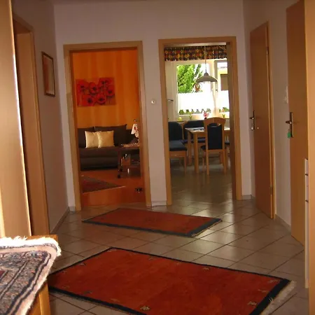 Grosse In Mit Garten Und Grill Apartment Polle