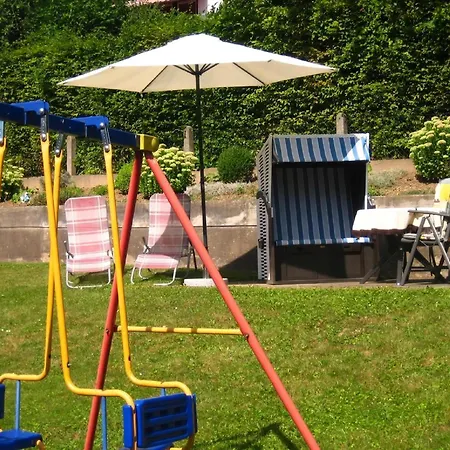 Grosse In Mit Garten Und Grill Apartment