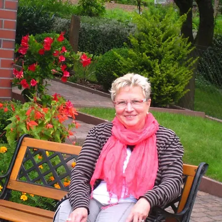 Grosse In Mit Garten Und Grill Apartment